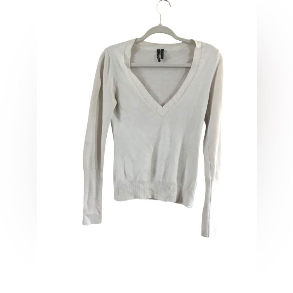 V Neck Sweater Large - Picture 2 of 7